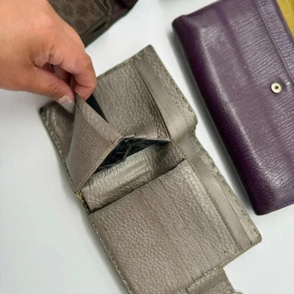 LOT of 4 Pre-loved Wallets Celine, Fendi, Salvatorre Ferragamo -PROJECT - Picture 8 of 17